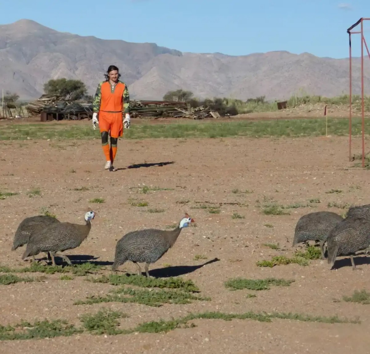 世界足坛最离谱的球员,走遍六大洲,三次被宣布死亡。